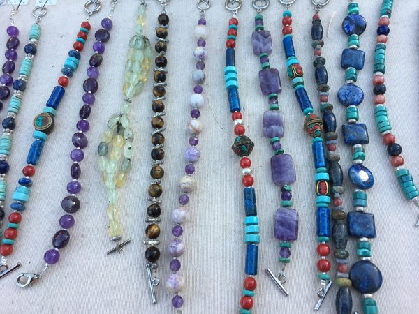 Bracelets perles pour homme : l'élégance au quotidien